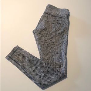 Lululemon Leggings Size 8, 28”